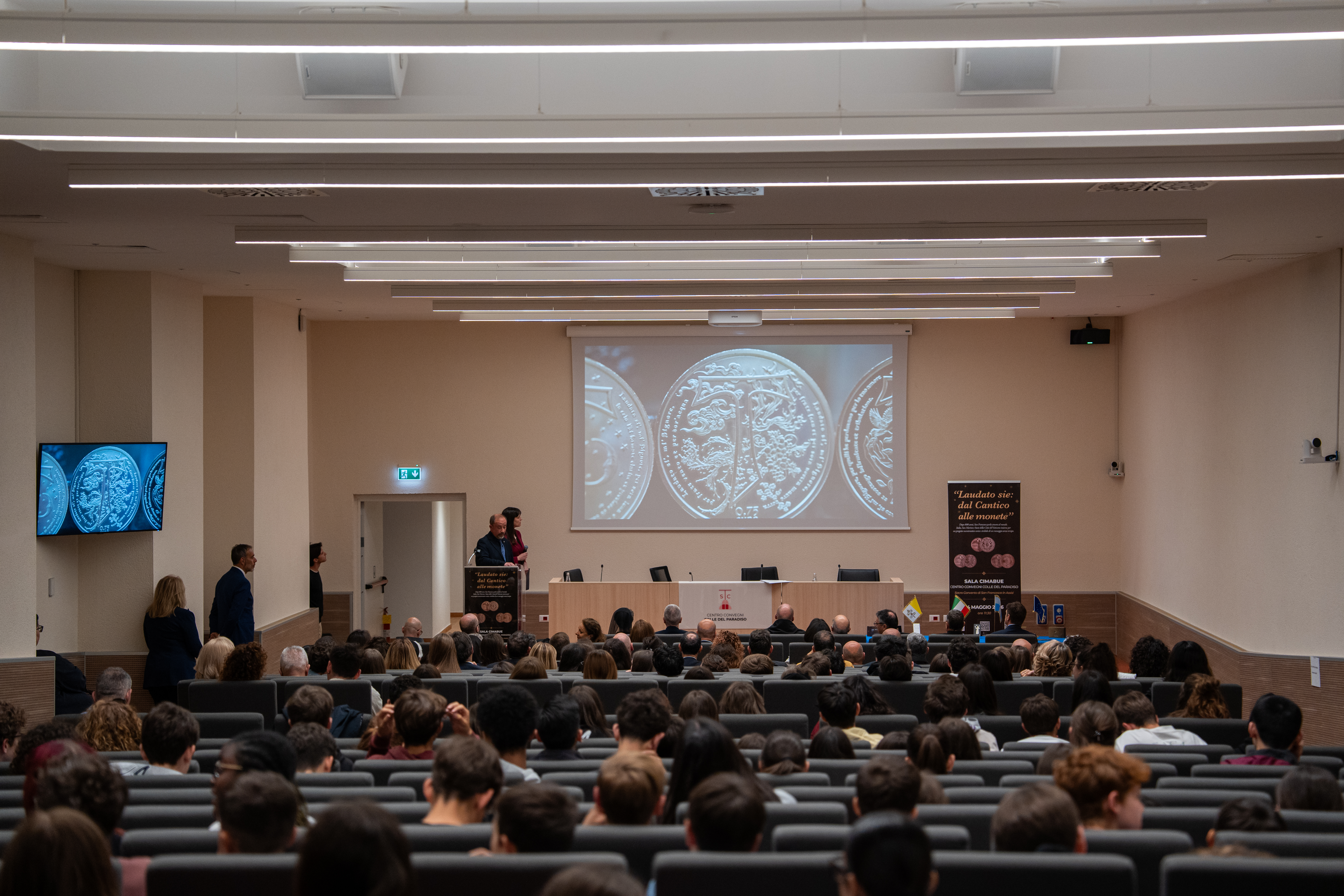 Numismatic Three-Coin Set Honouring Saint Francis Presented in Assisi